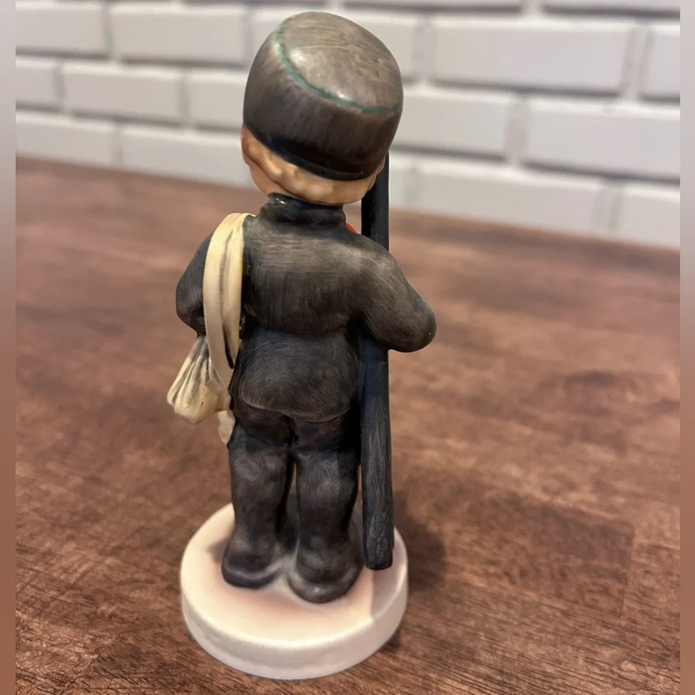 M I Hummel M. I. Hummel ** Chimney Sweep 6